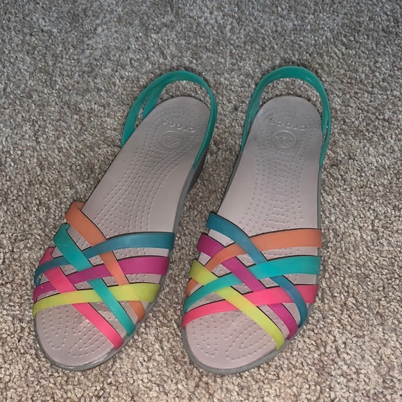 crocs rainbow strap